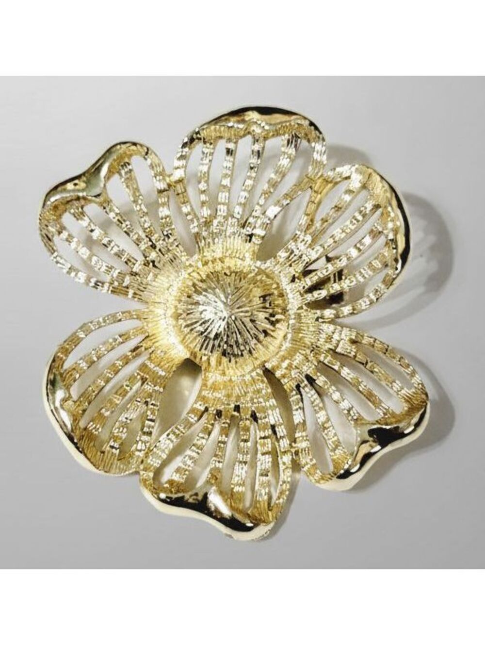 Vintage Signed RNK Textured Gold-tone Flower Brooch Pin, Floral Figural fb1-113